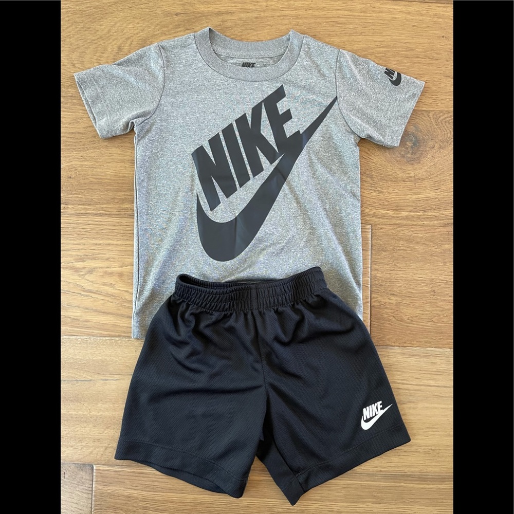 Nike Toddler 2 Piece Set Dri-Fit